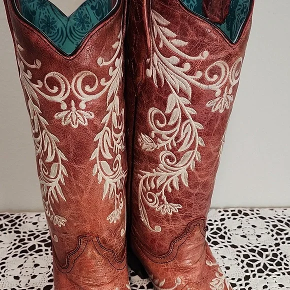 Corral Women's Distressed Leather Boots Size 9 Intricate Floral Embroidery - Picture 3 of 16